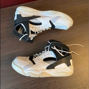 Air Flight Huarache White Black